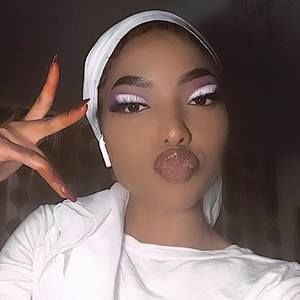 Meet your Posher, Marinnay